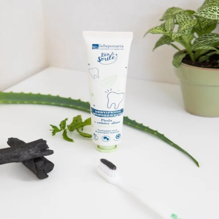 Dentifricio sbiancante WonderWhite Menta&Carbone